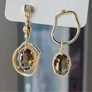 Asymmetrical Vintage Tan Crystal Geometric Earrings
